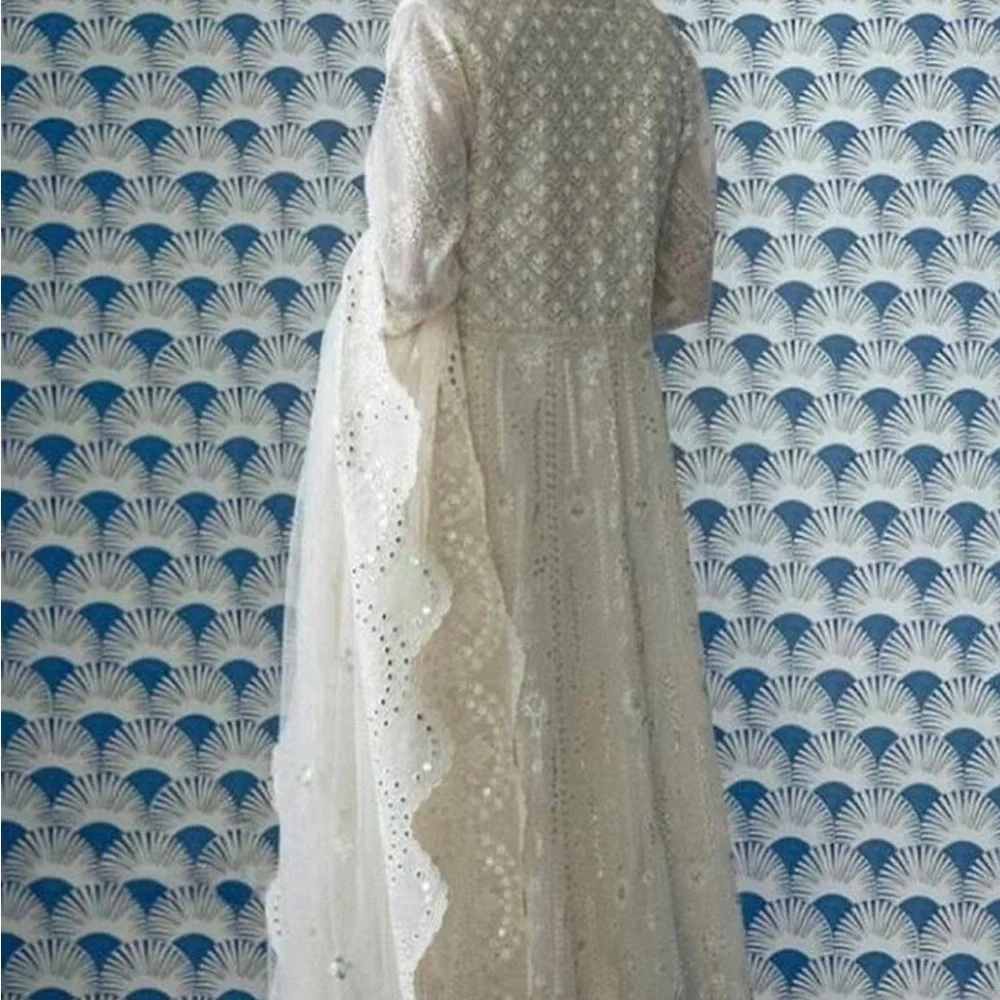 New Original Sana Safinaz Pakistani 4 piece creamish white anarkali dress - Picture 3 of 10